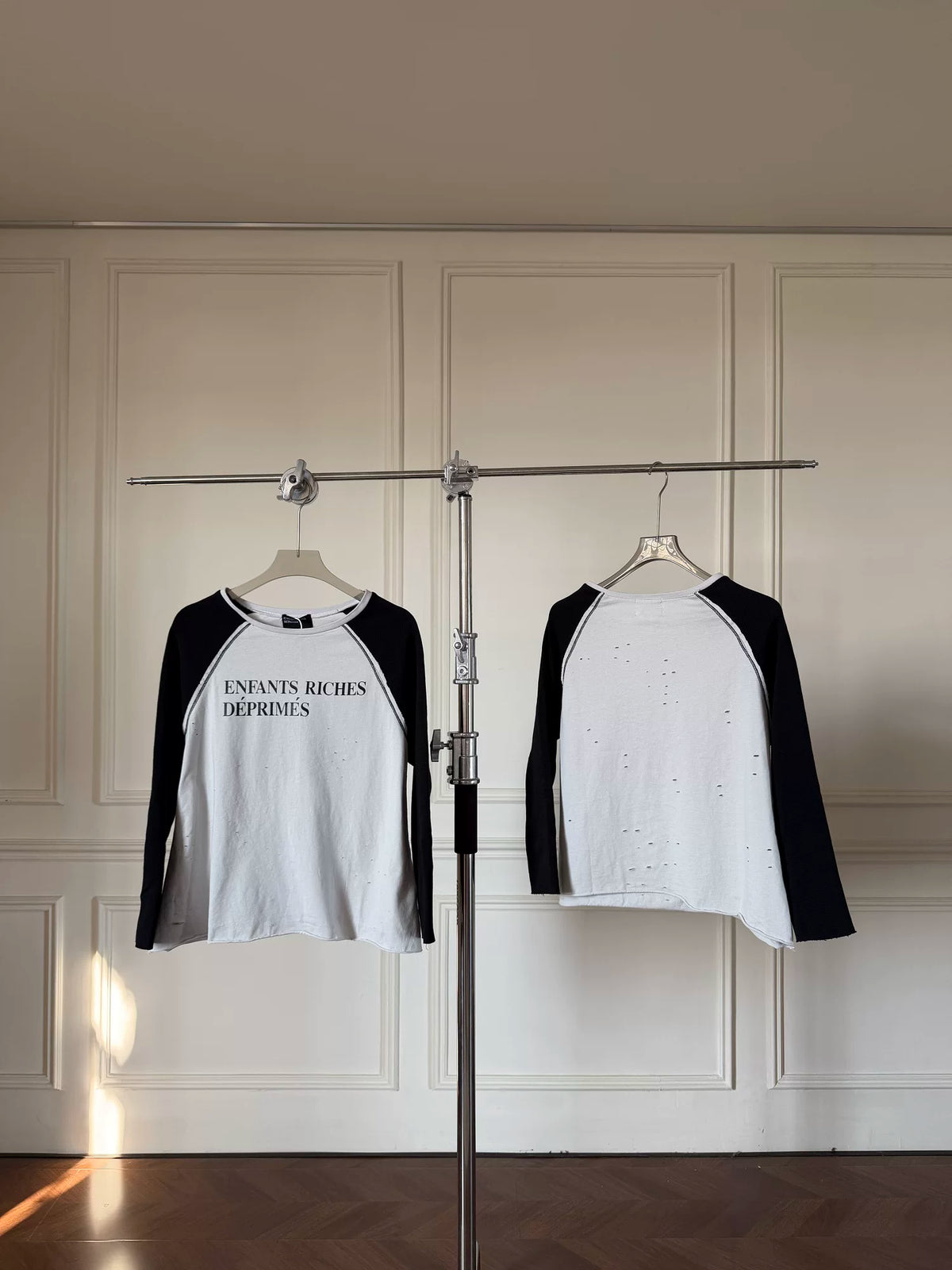 ERD Vintage Distressed Raglan Long Sleeve T‑Shirt