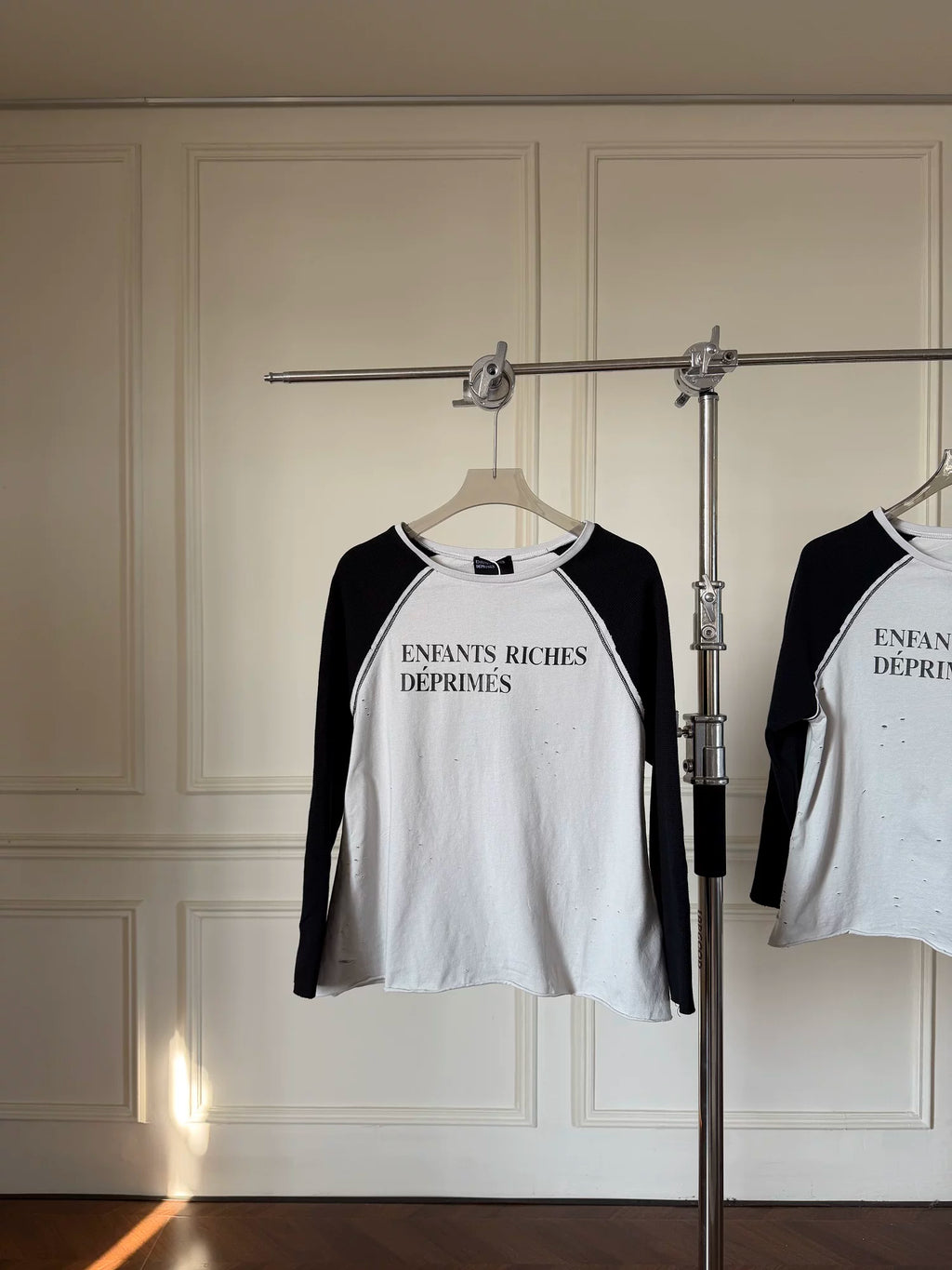 ERD Vintage Distressed Raglan Long Sleeve T‑Shirt